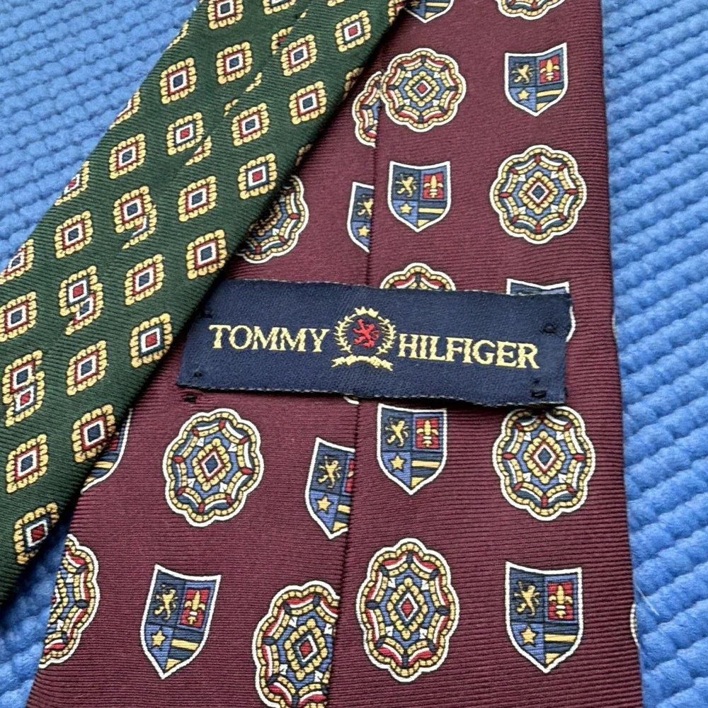 Vintage Tommy Hilfiger Men's Italian Silk USA MADE 1/2 Burgundy/Green 58
